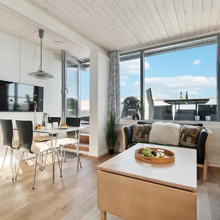 2 Bedroom In Apartment Allinge-Sandvig